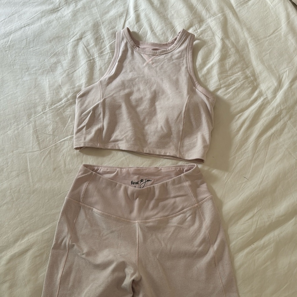 Feat by Jana Kramer, matching light pink set